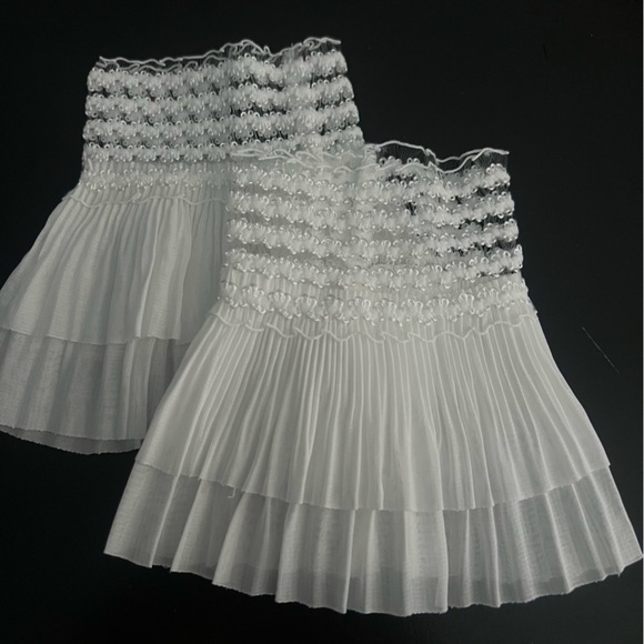 🎀 Ruffle Cuffs 🎀 - Picture 3 of 4